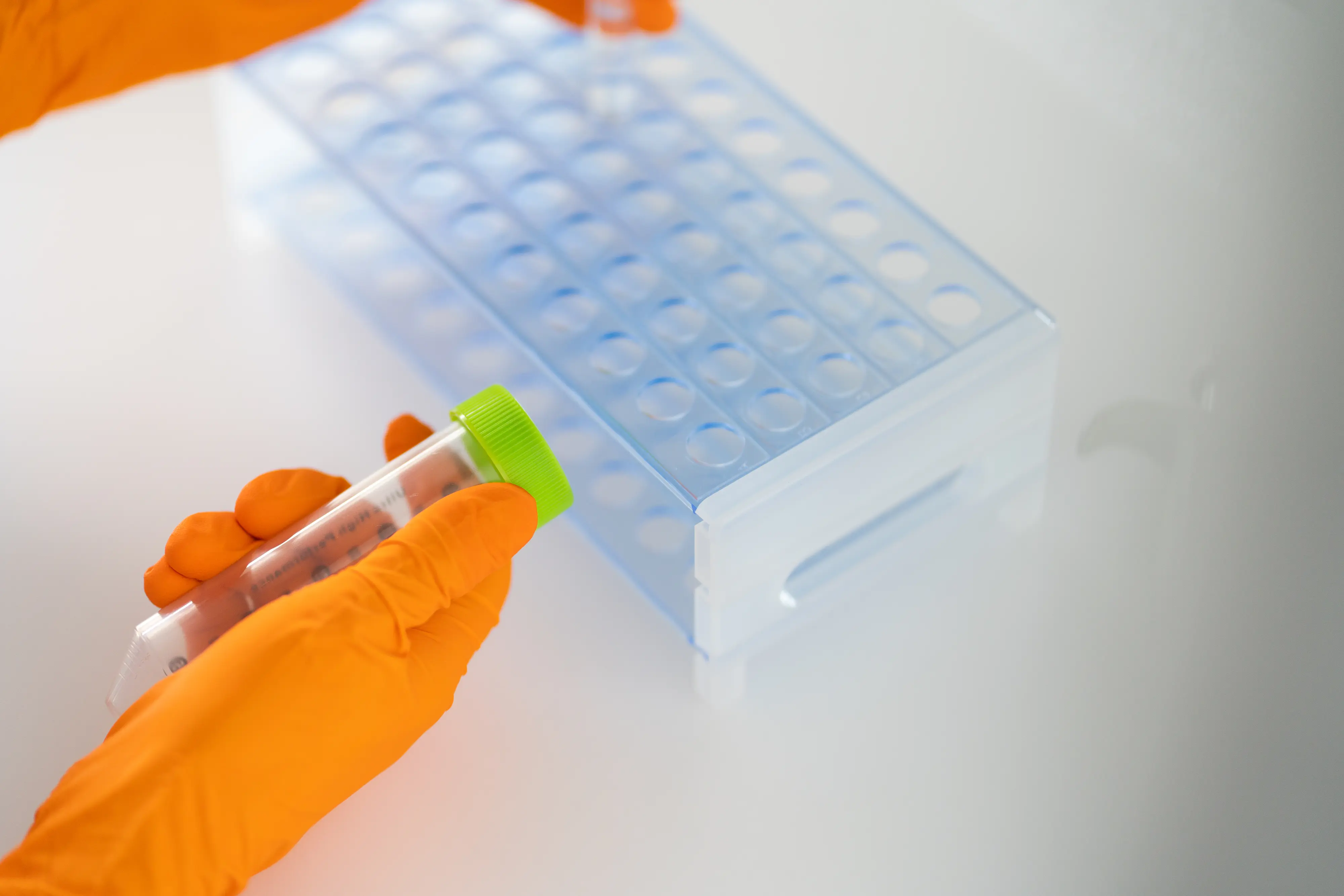 3 Ways Manual Sample Handling Hurts Laboratory Efficiency and Budget